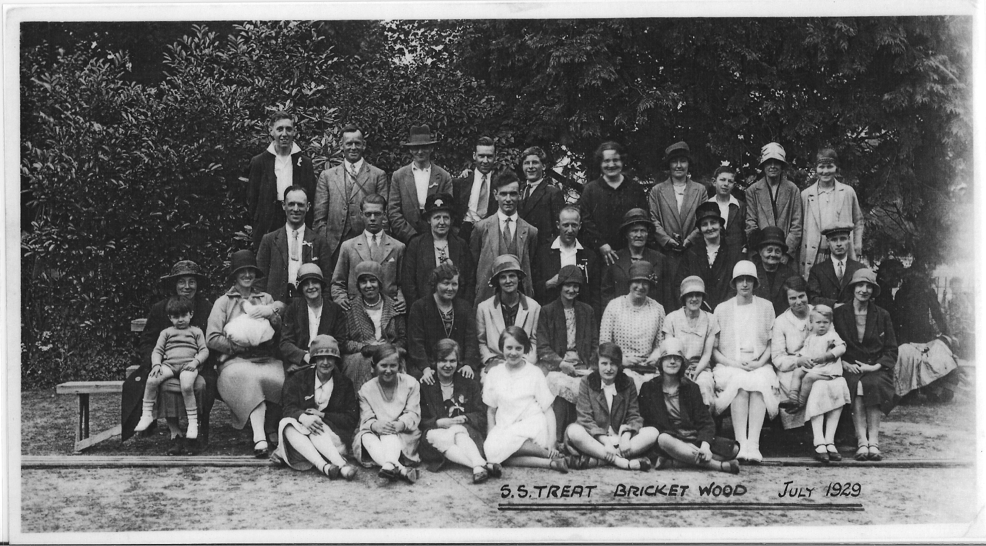 Sunday School Treat, Bricket Wood, July 1929, Rose (Horwood) Gurney, front second from right with Roy?